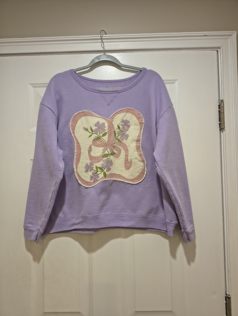 Hanes Lavender Crewneck Sweatshirt with Floral Patch 2X